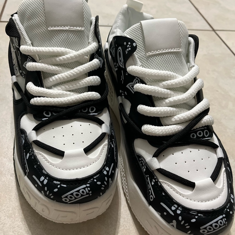 Men's Fashion 8.5 Skateboard Lace-Up Sports Shoes - Casual Sneakers